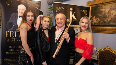 FOTO: Má rád tu krásu mládí.