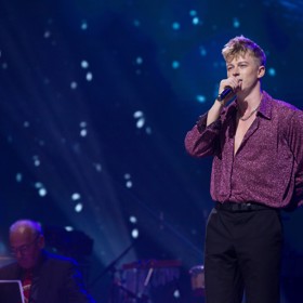 Na koncertě Pocta Karlu Gottovi vystoupil i Adam Mišík.