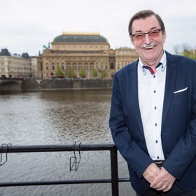 Hudební skladatel a producent Zdeněk Barták. 