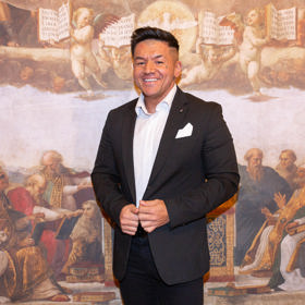 Raego má předky ve Vietnamu. 