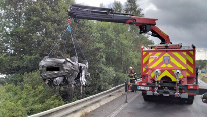 FOTO: Vytahování vozu.