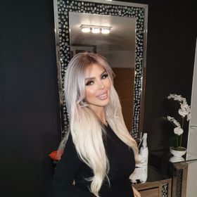 Krásná Lela Ceterová jenom září.