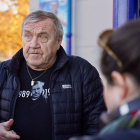 Jeden z babišových odpůrců.