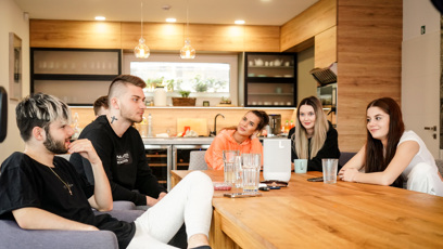 FOTO: Like House bude televize Prima vysílat od 19. dubna každý všední den v 17:15.