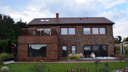 FOTO: Někteří si zase myslí, že je to naleštěná bída.