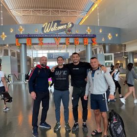 Makhmud Muradov odletěl do Las Vegas, kde ho čeká zápas v UFC.