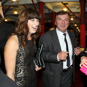 Pavel Trávníček se svou ženou Monikou a Sabinou Laurinovou. 