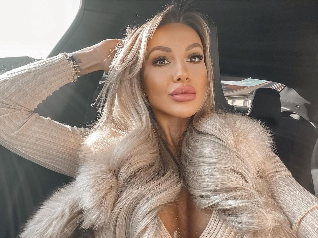 Na svých sociálních sítích prozradila, že bude veselka "obrovská".