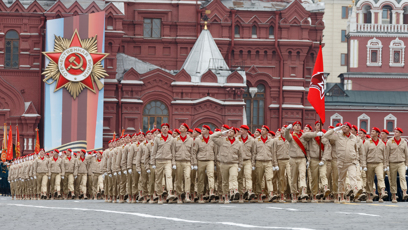 FOTO: Vojenská přehlídka Junarmije na Rudém náměstí.