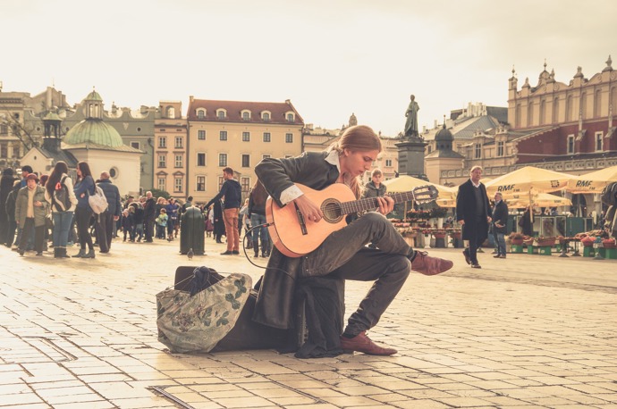 FOTO: Muzikant. – stránka 305