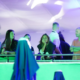 Nad čím asi Emma přemýšlí. ..