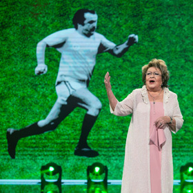 Jiřina Bohdalová si večer velmi užila.