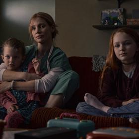 Amy Loughren ve filmu Dobrá sestra hraje oscarová herečka Jessica Chastain.