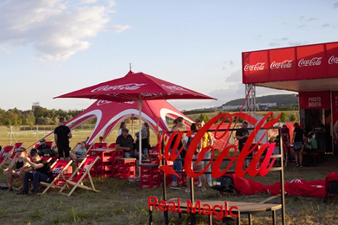Foto k tématu coca-cola – stránka 61