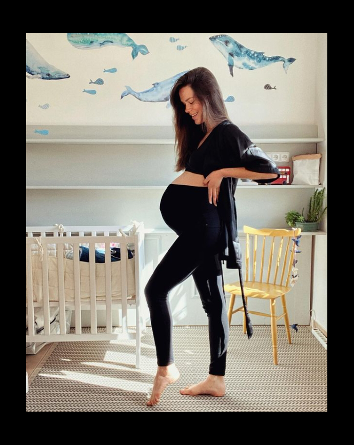 FOTO: Olga měla pořádné bříško. – stránka 20