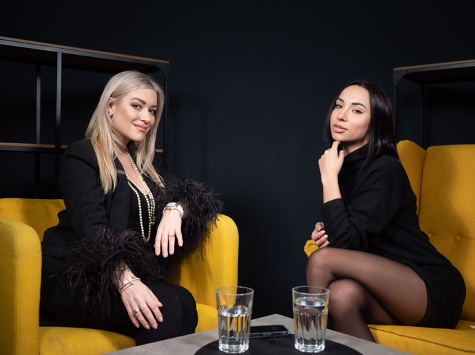 FOTO: Dominika Myslivcová hostem pořadu Extra Host. – stránka 373