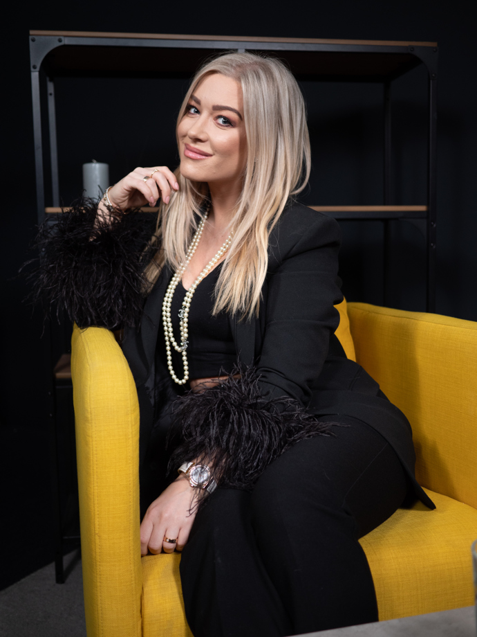 FOTO: Dominika Myslivcová se v pořadu Extra Host rozpovídala o těhotenství nebo o své kariéře, díky které se 7 let potýkala se stalkingem. – stránka 371