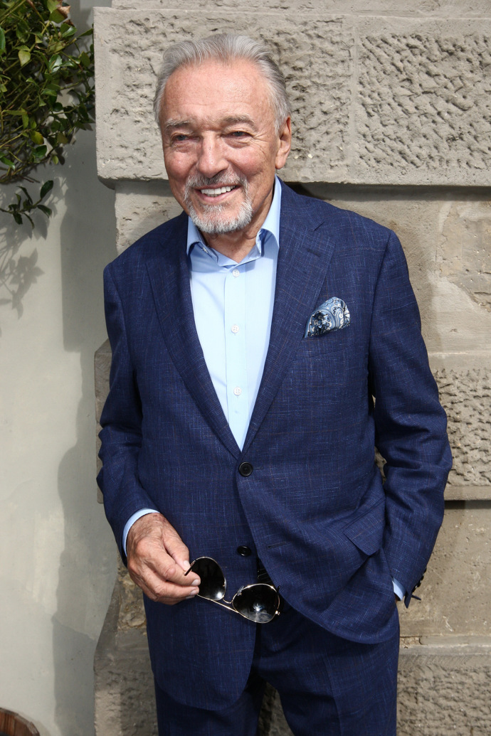 FOTO: Karel Gott. – stránka 118