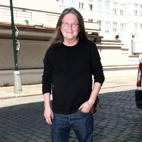 Před třemi lety zpěvákovi diagnostikovali rakovinu hlasivek.