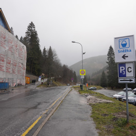 Cesta je dlouhá asi kilometr a půl.