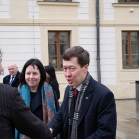 Hayato Okamura je poslancem KDU-ČSL