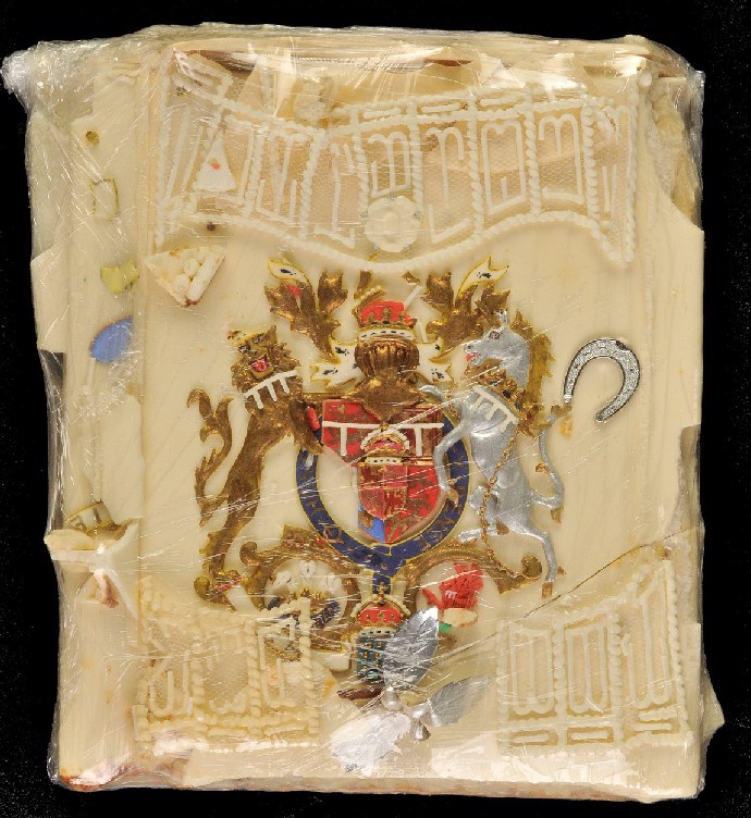 FOTO: Svatební dort se vydražil za pětapadesát tisíc korun.