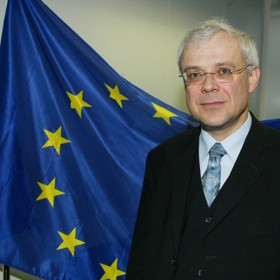 Vladimír Špidla byl premiérem v době, kdy Česká republika vstoupila do Evropské unie.