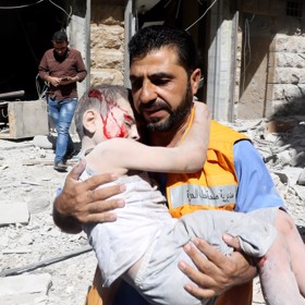 Zastřelení několika demonstrantů odstartovalo doslova pouliční válku.