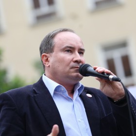 Předseda krajně pravicové Dělnické strany sociální spravedlnosti Tomáš Vandas se setkání v Příčovech také účastnil.