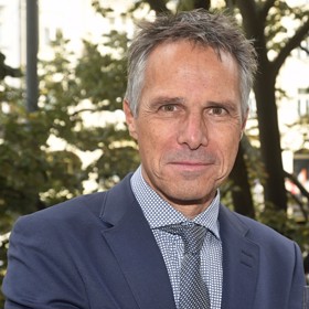 Janek Ledecký je podobný Tomu Cruisovi.