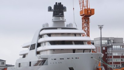 FOTO: 140 metrů dlouhá loď Solaris, kterou vlastní ruský miliardář Roman Abramovič.