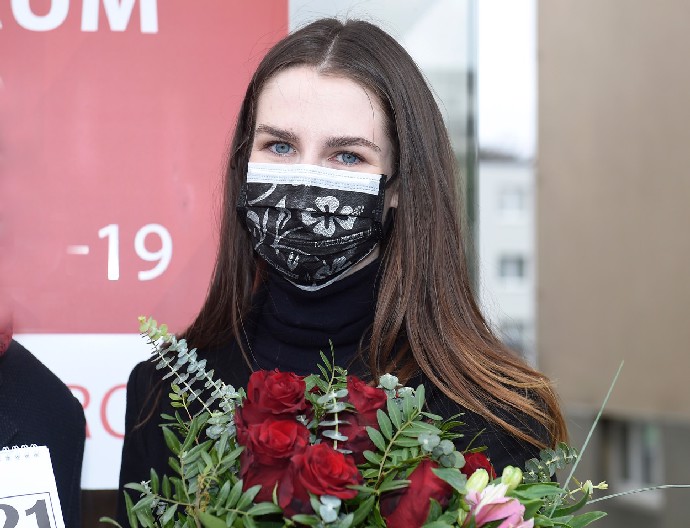 FOTO: Kateřina Zemanová pomáhá v nadaci Miloše Zemana. – stránka 23