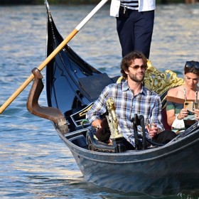 Jared se svou manželkou v Benátkách.