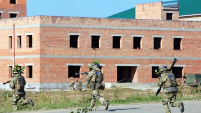 FOTO: Vojáci cvičí na základně Yavoriv, která byla cílem ruského útoku.