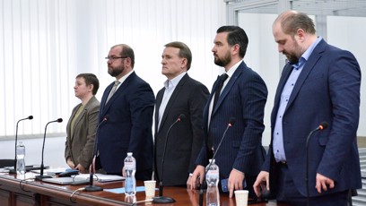 FOTO: Medvědčuk během soudu za velezradu.