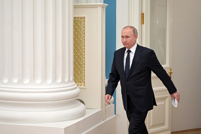 FOTO: Vladimir Putin za rok dost sešel. – stránka 641