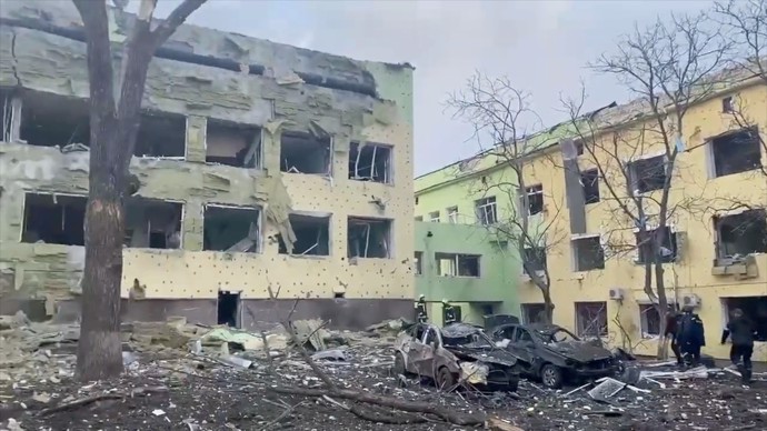 FOTO: Rozbombardovaná nemocnice v Mariupolu. – stránka 1459