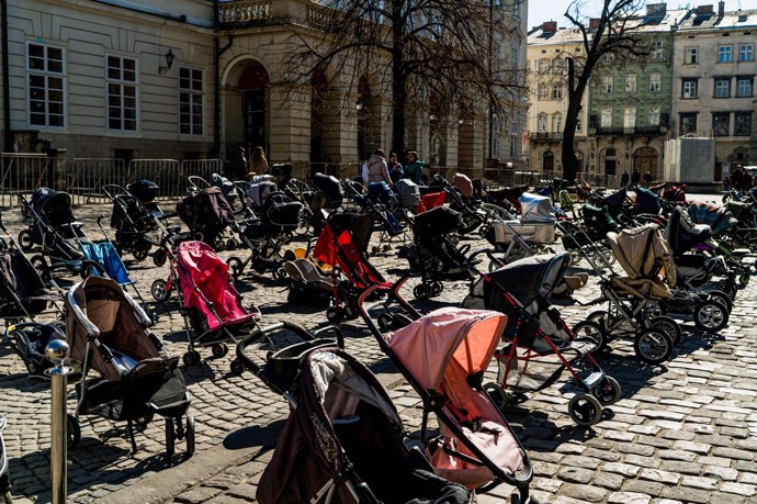 FOTO: Pieta za 109 mrtvých dětí. Lvov. – stránka 1312