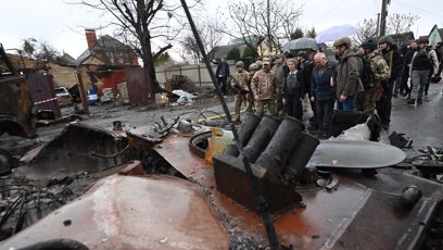 FOTO: Ursula von der Leyenová během návštěvy ukrajinského města Buča.