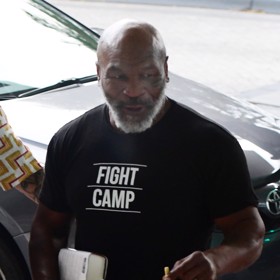 Mike Tyson měl incident v letadle.