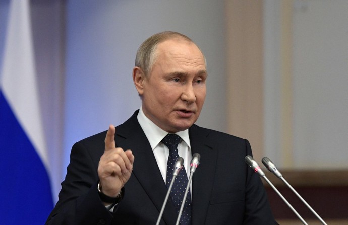 FOTO: Vladimir Putin a jeho tvrdý režim. – stránka 638