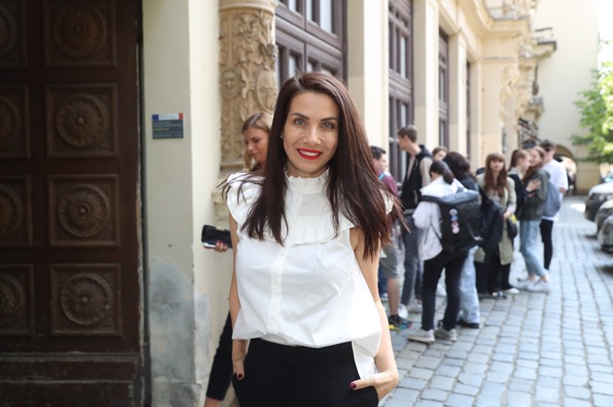 FOTO: Eva Decastelo moderovala křest knihy Osmanyho Laffity. – stránka 302