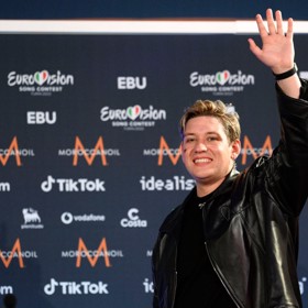 Marius Bear ze Švýcarska.