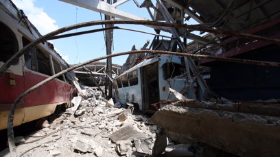 FOTO: Tramvajové depo dostalo přímý zásah.