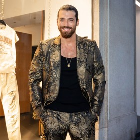 Herec Can Yaman nenašel ještě tu pravou.