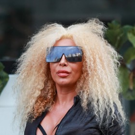 Luxusní vila zpěvačky Tiny Turner ve městě Kuesnacht ve Švýcarsku. 