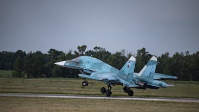 FOTO: Letoun Su-34 je malý bombardér.