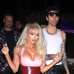 Jeden večer se převlékli za Pamelu Anderson a Tommyho Lee.