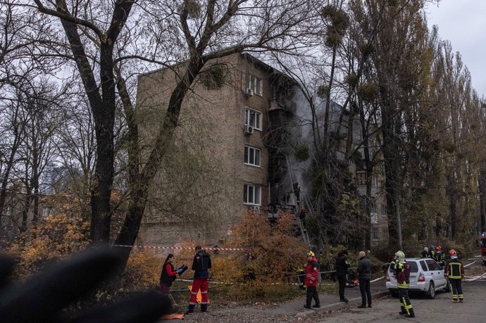 FOTO: Kyjev hlásí zasažení dvou obytných domů. – stránka 713