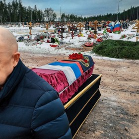 Na hřbitově wagnerovců